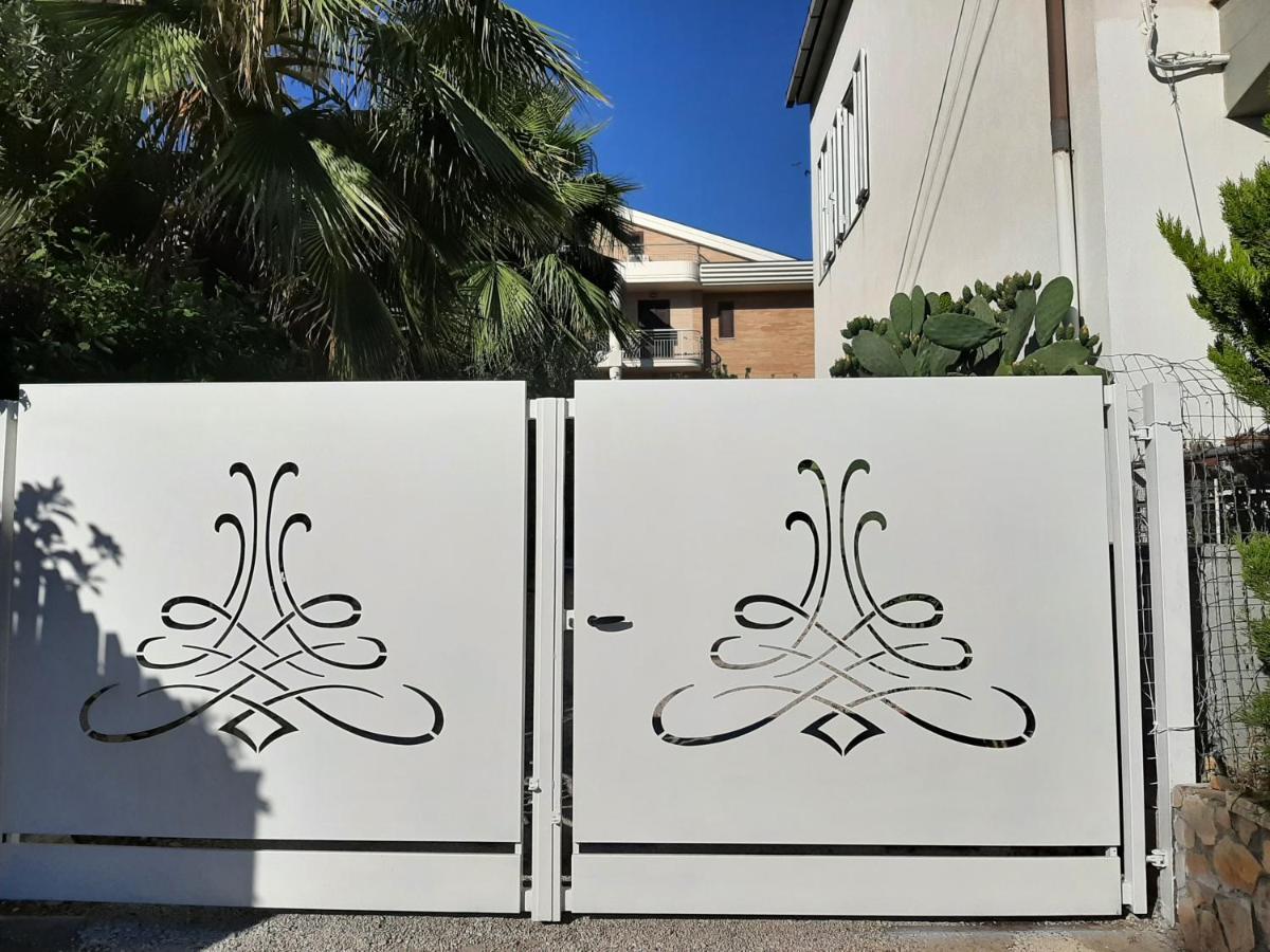 טרמולי Viola Di Mare Rooms And Parking מראה חיצוני תמונה