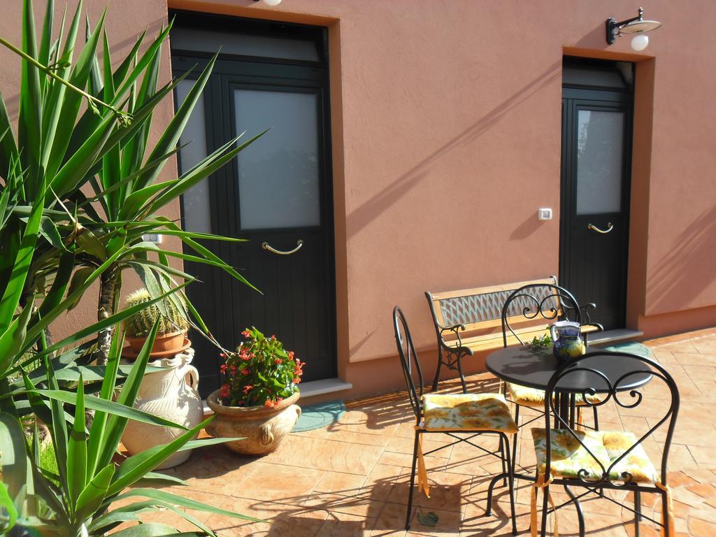 טרמולי Viola Di Mare Rooms And Parking מראה חיצוני תמונה