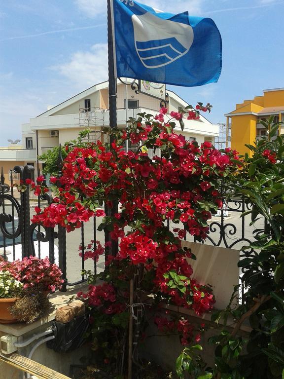 טרמולי Viola Di Mare Rooms And Parking מראה חיצוני תמונה