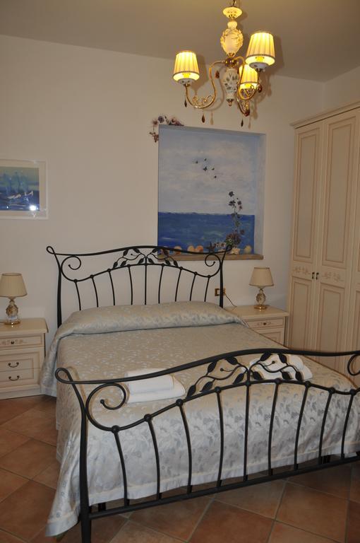 טרמולי Viola Di Mare Rooms And Parking חדר תמונה