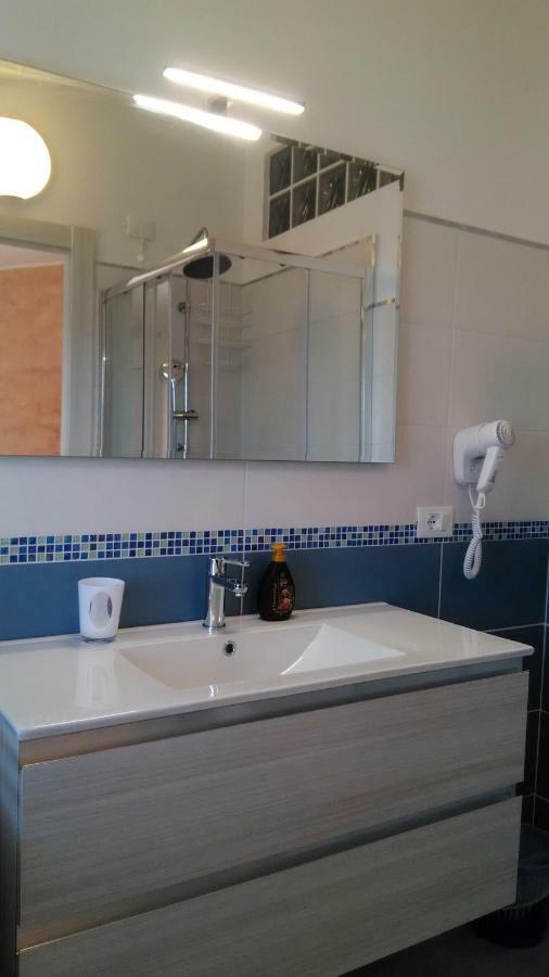טרמולי Viola Di Mare Rooms And Parking מראה חיצוני תמונה